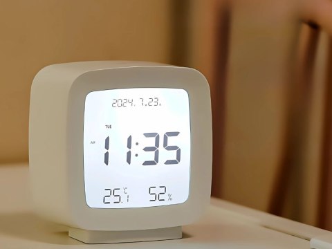 Zegar budzik z datą i temperaturą z funkcją drzemki lcd wilgoć w powietrzu