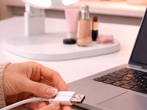 Lusterko kosmetyczne do makijażu led usb podświetlane składane 3 barwy