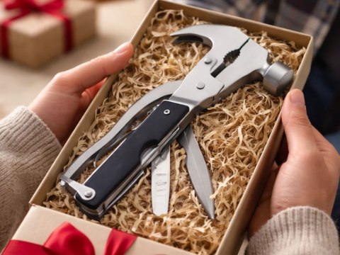 Młotek wielofunkcyjny 18w1 multitool narzędzie survival młotek piła obcęgi