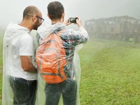 Płaszcz przeciwdeszczowy w kulce peleryna przeciwdeszczowa poncho brelok