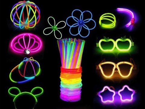 BRANSOLETKI OPASKI ŚWIECĄCE FLUORESCENCYJNE PAŁECZKI ŚWIETLIK URODZINY