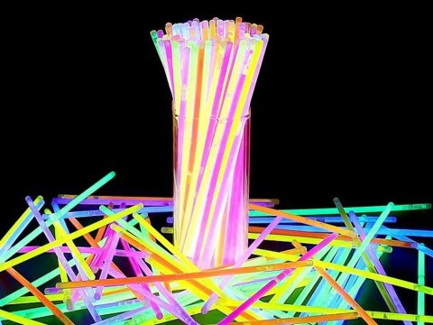 BRANSOLETKI OPASKI ŚWIECĄCE FLUORESCENCYJNE PAŁECZKI ŚWIETLIK URODZINY