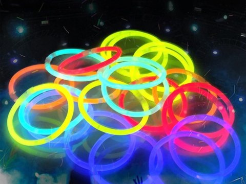 BRANSOLETKI OPASKI ŚWIECĄCE FLUORESCENCYJNE PAŁECZKI ŚWIETLIK URODZINY