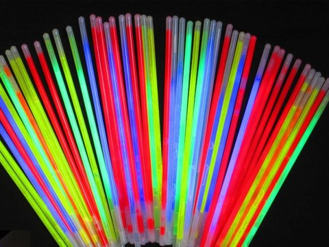 BRANSOLETKI OPASKI ŚWIECĄCE FLUORESCENCYJNE PAŁECZKI ŚWIETLIK URODZINY
