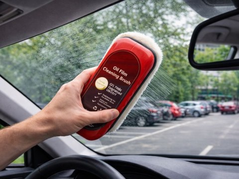 Środek do czyszczenia szyb samochodowych szczotka bez smug 120ml